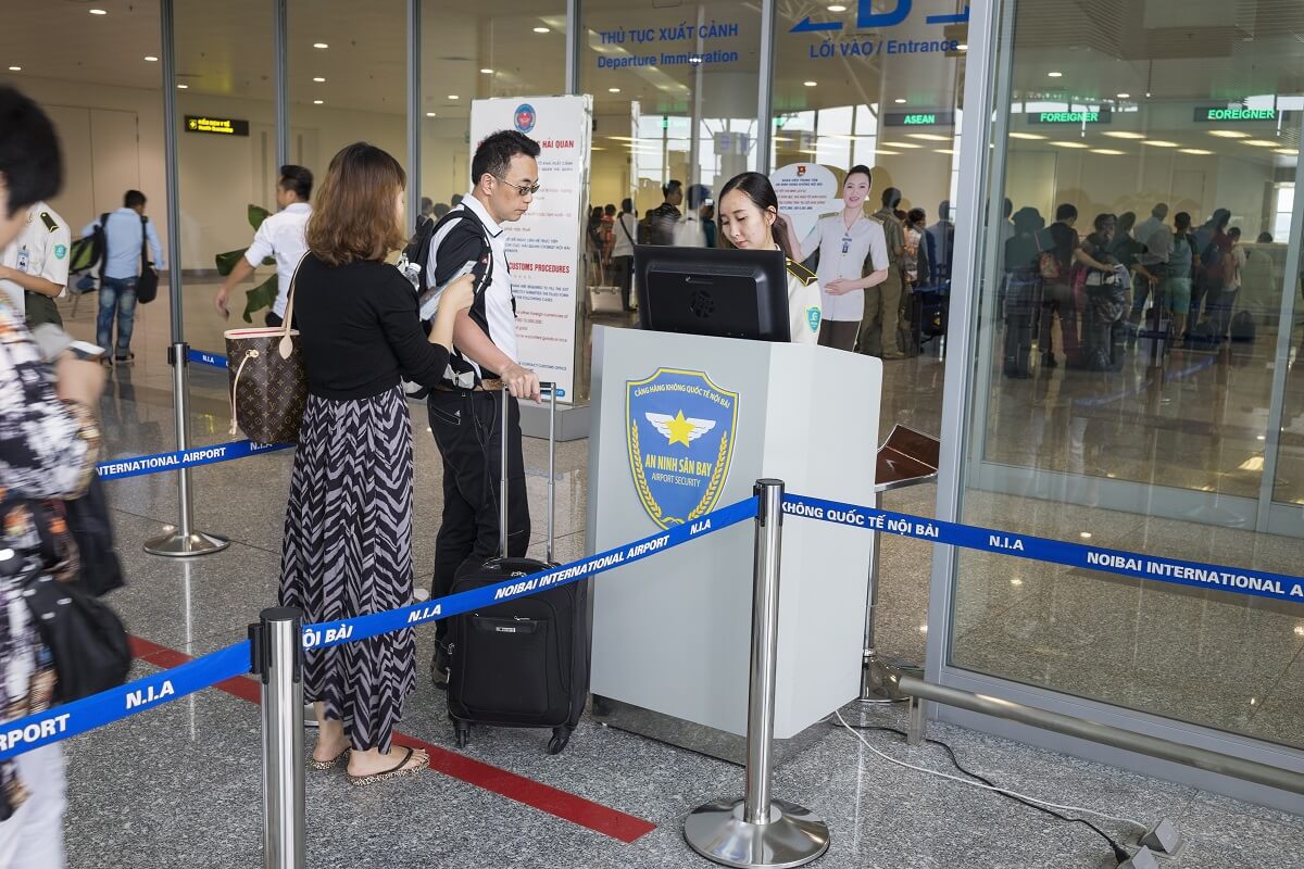 thủ tục check-in sân bay Nội Bài