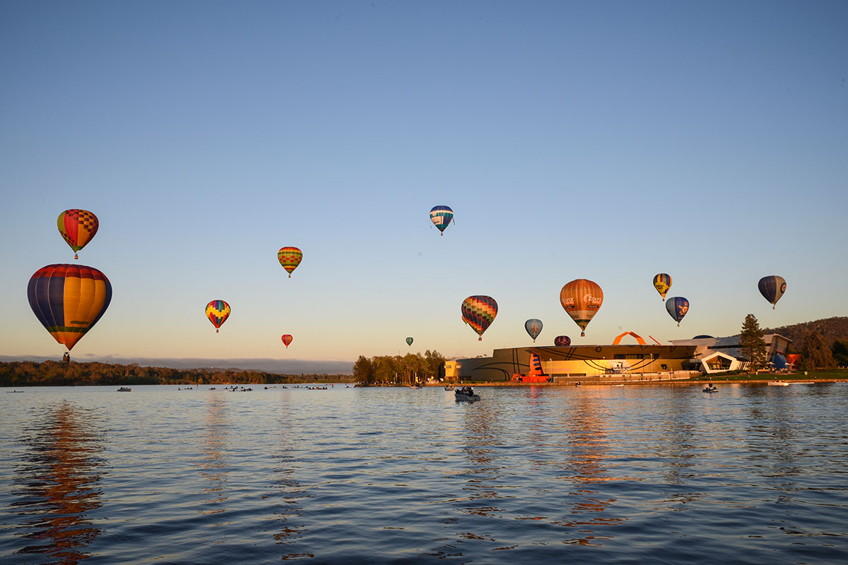 Kinh nghiệm du lịch Úc tự túc: Khám phá lễ hội khinh khí cầu Canberra